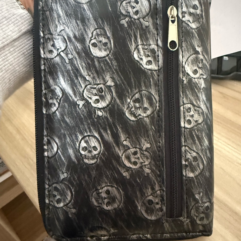 Black Skull Rhinestone Crossbody Wallet Bag - Picture 3 of 5